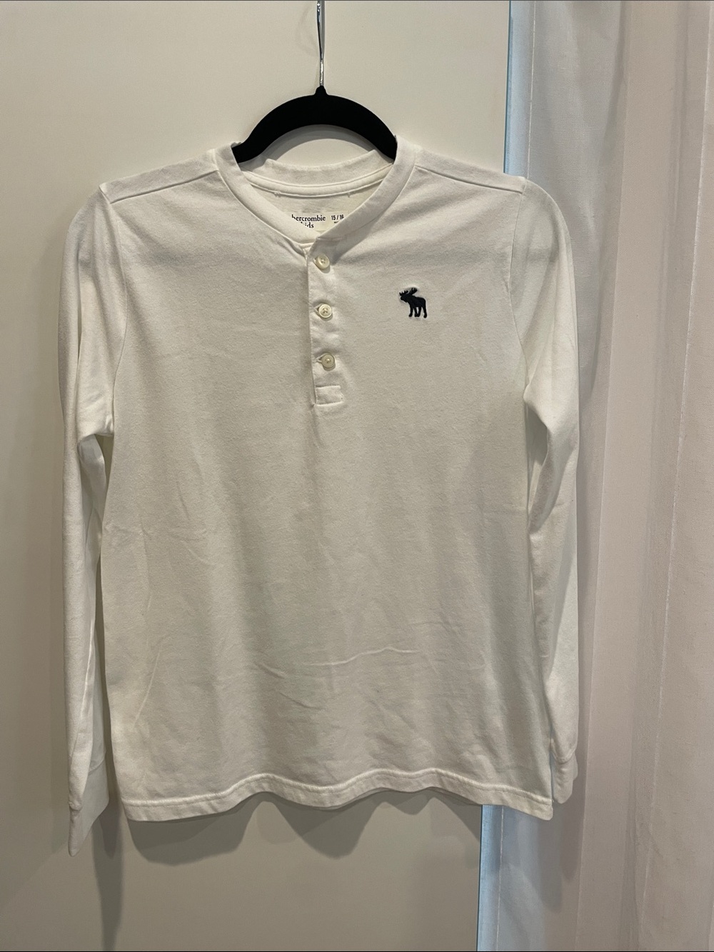 Abercrombie & Fitch White Long-Sleeve Henley with Navy Logo